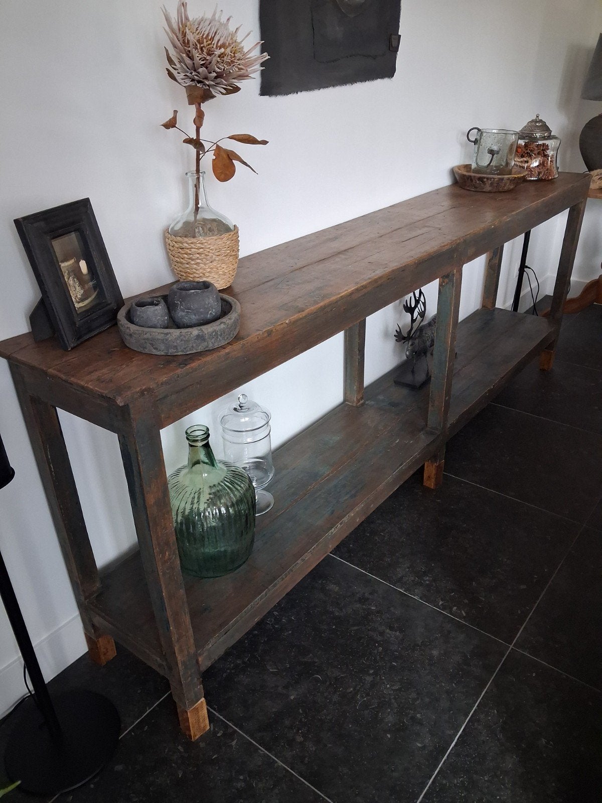 Rustieke houten sidetable met opbergplank., Ophalen