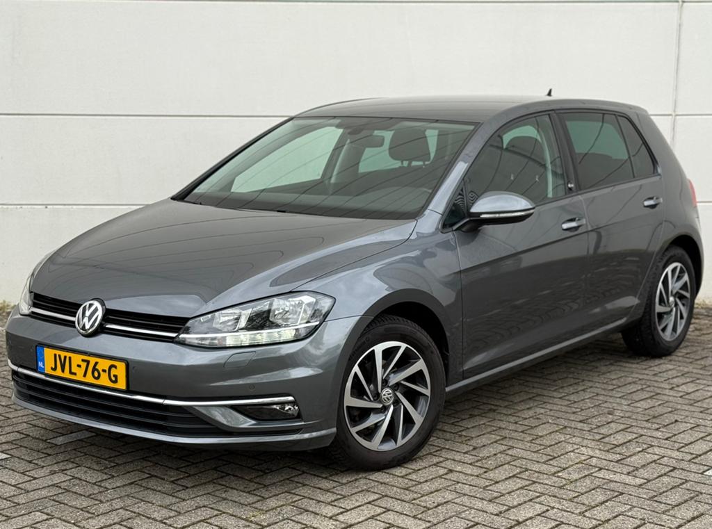 Volkswagen Golf 1.0 TSI Sound Edition 110pk 5D 2017 Grijs, Auto's, Volkswagen, Voorwielaandrijving, Stof, Bluetooth, 610 kg