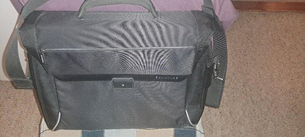 Samsonite 17 '' Laptoptas + Schouderband, 5 Vakken, sluiting, Computers en Software, Laptoptassen, 17 inch of meer, Ophalen of Verzenden