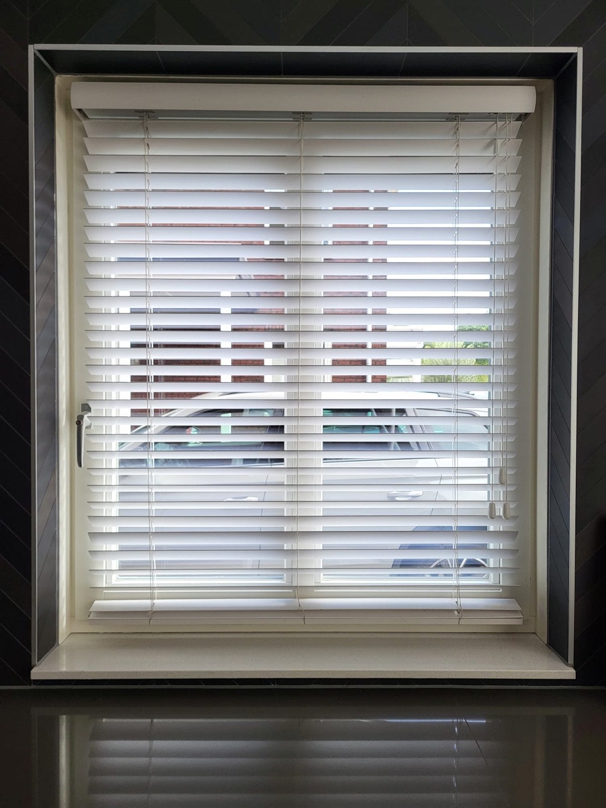Houten witte jaloezie voor kantel kiep raam 106,2 x 130, Gevelraam of Ruit, Gebruikt, 80 tot 120 cm, 120 tot 160 cm