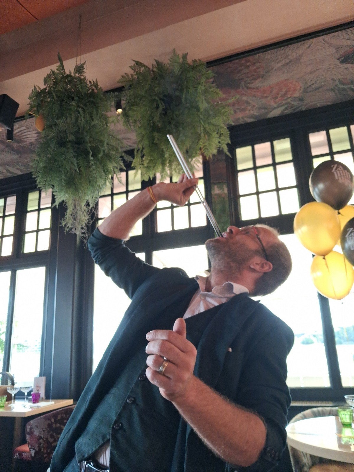 Zullen we SAMEN er een feestje van maken..., Contacten en Berichten, Man zoekt Vrouw