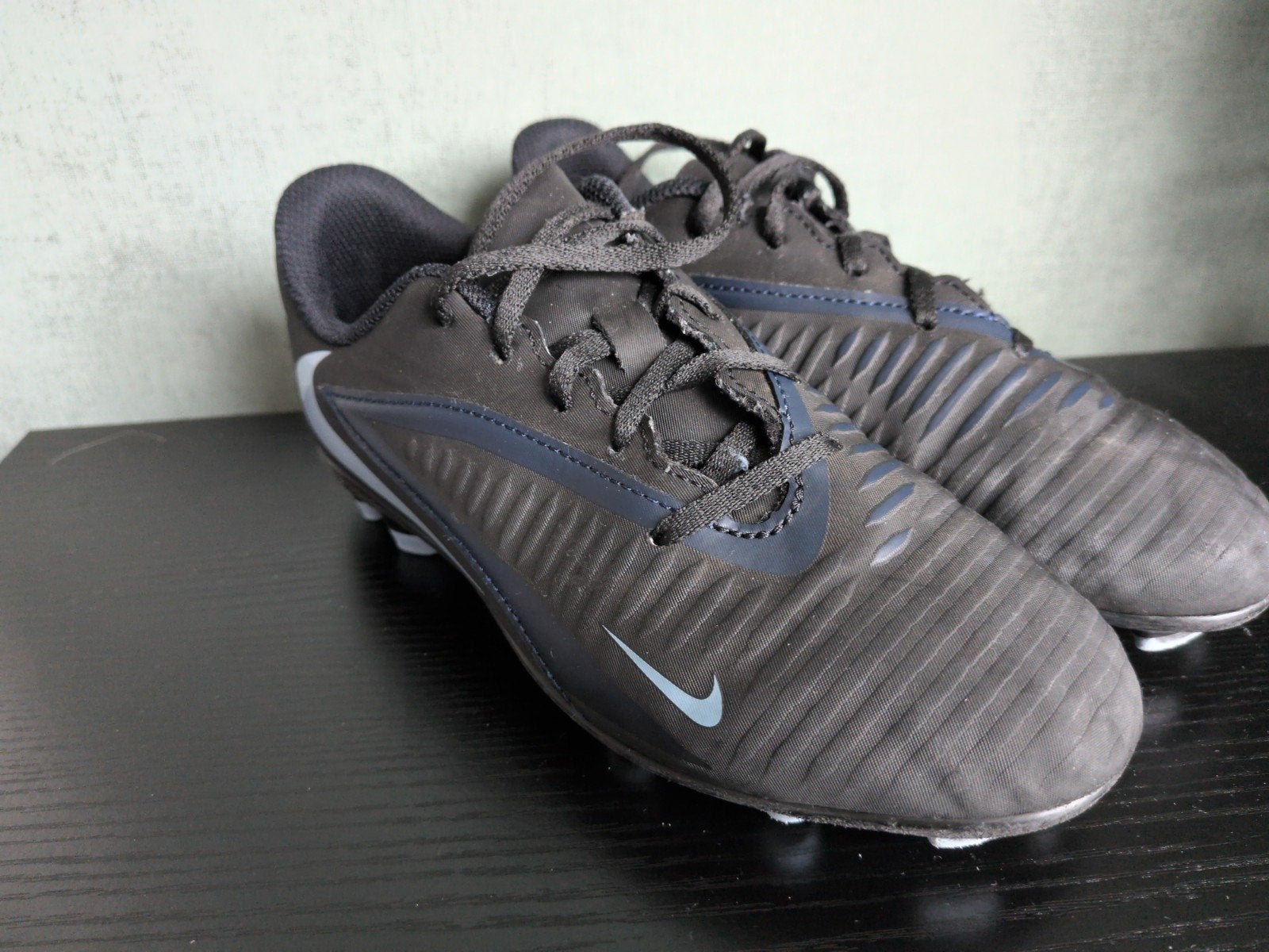 Nike Phantom voetbalschoenen - Maat 35.5, Ophalen of Verzenden, Gebruikt, Schoenen
