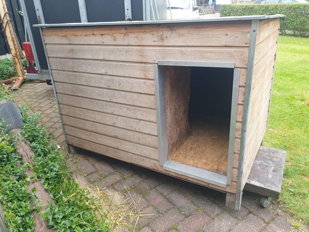 Geïsoleerd hondenhok / nachthok voor grote hond, Dieren en Toebehoren, Hondenhokken, Ophalen, 100 cm of meer, Hondenhok, 110 cm of meer
