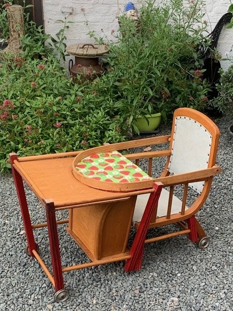 Vintage houten kinderstoel, ruim 100 jaar oud, uitklapbaar, Antiek en Kunst, Ophalen
