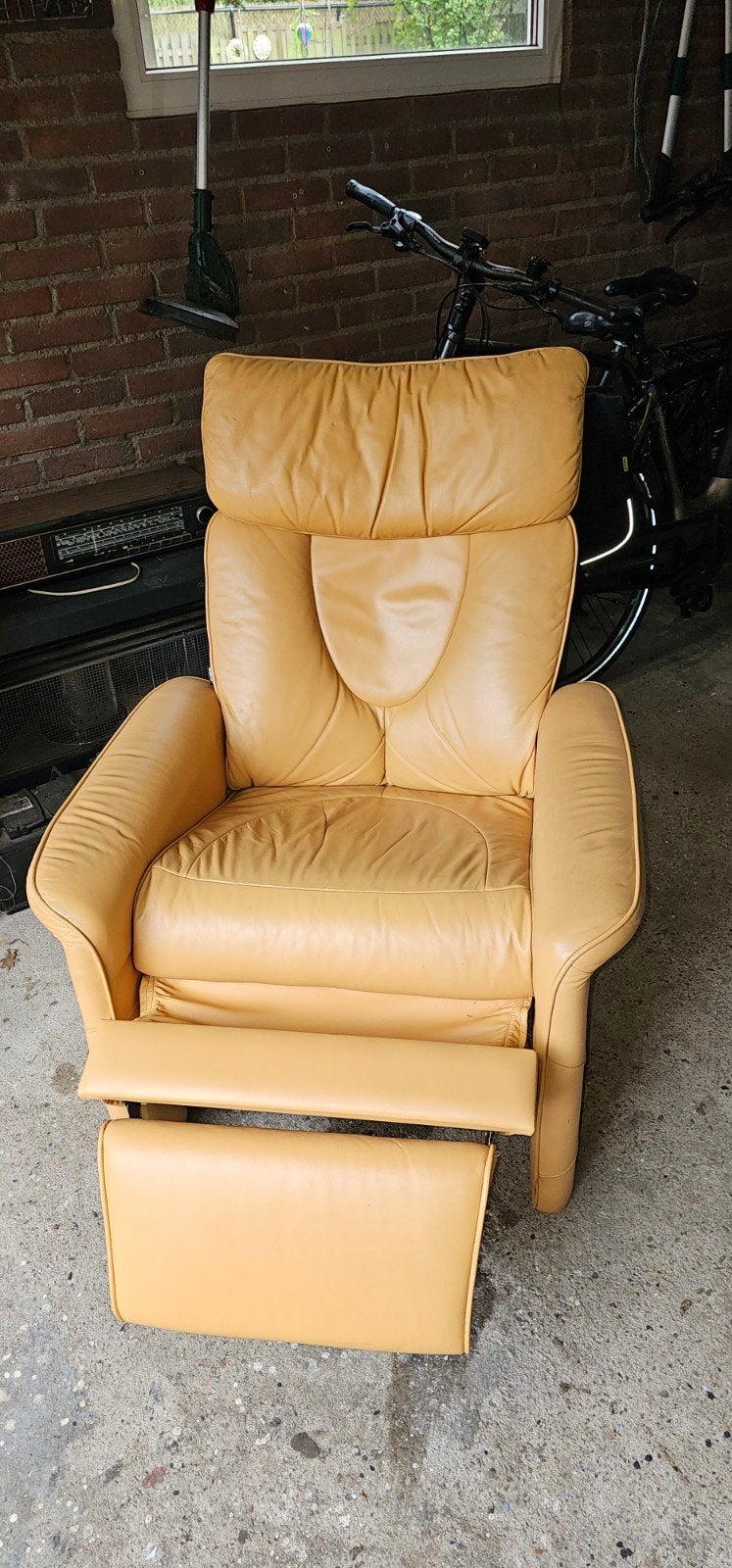 Comfortabele leren relaxfauteuil met voetensteun, Huis en Inrichting, Ophalen, Gebruikt, 75 tot 100 cm, Leer