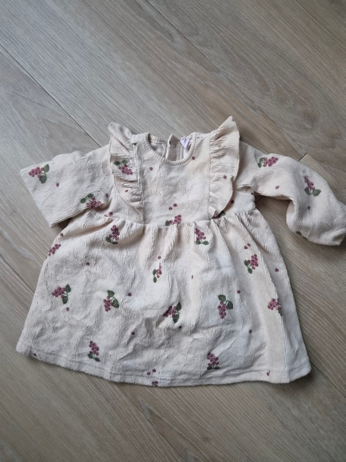 Hema Jurkje Maat 74 - Crème met bloemetjes, Kinderen en Baby's, Babykleding | Maat 80, Gebruikt, Meisje, Jurkje of Rokje, Ophalen of Verzenden