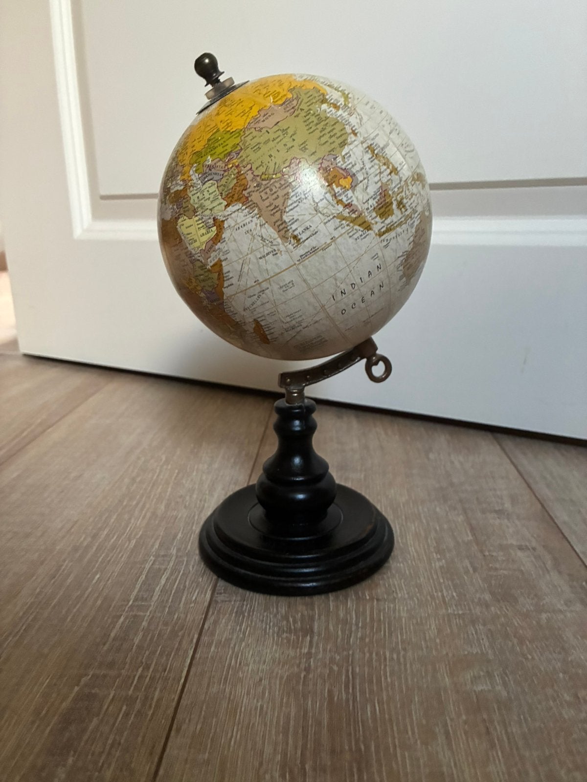 Antieke wereldbol, Ophalen, Nieuw