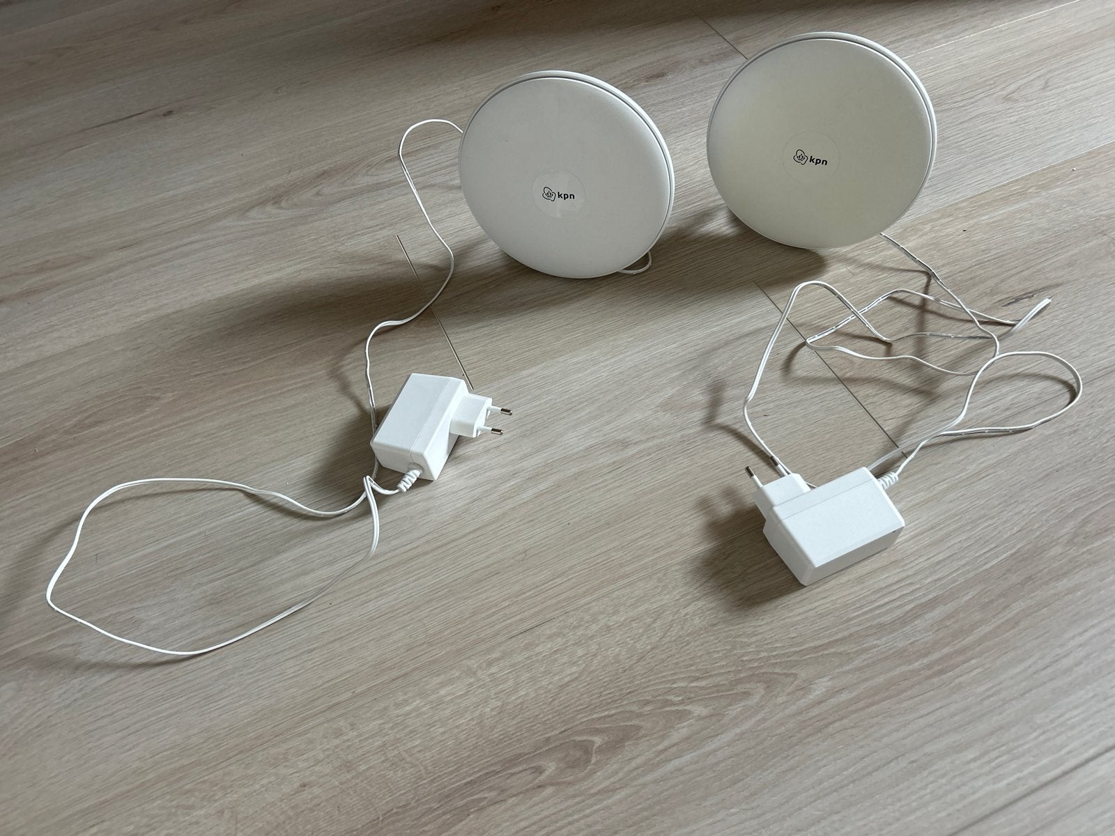 KPN SuperWifi punten (2 stuks), Ophalen of Verzenden, Zo goed als nieuw, Router