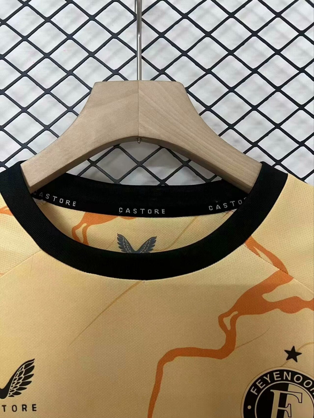 Feyenoord 24/25 Speciale 4de Shirt Goud- Nieuw! Fan Versie, Verzenden, Nieuw, Shirt