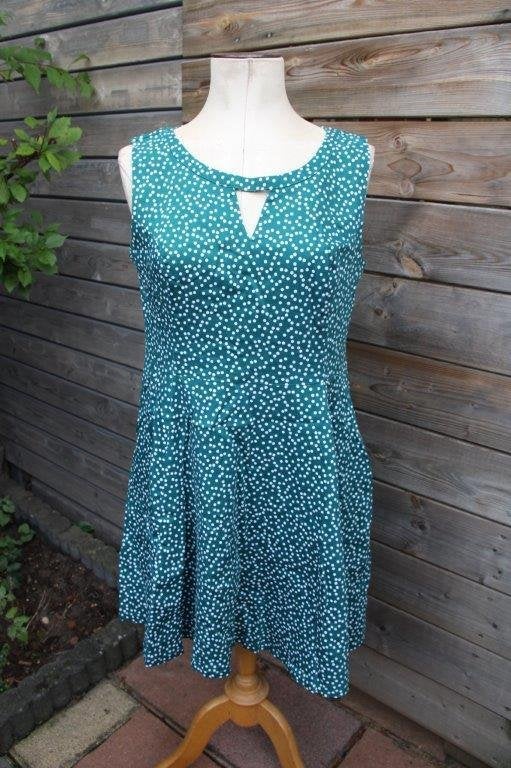Jurk groen/ wit Hearts & Roses mt 46 Vaste prijs, Kleding | Dames, Jurken, Maat 46/48 (XL) of groter, Ophalen of Verzenden, Zo goed als nieuw