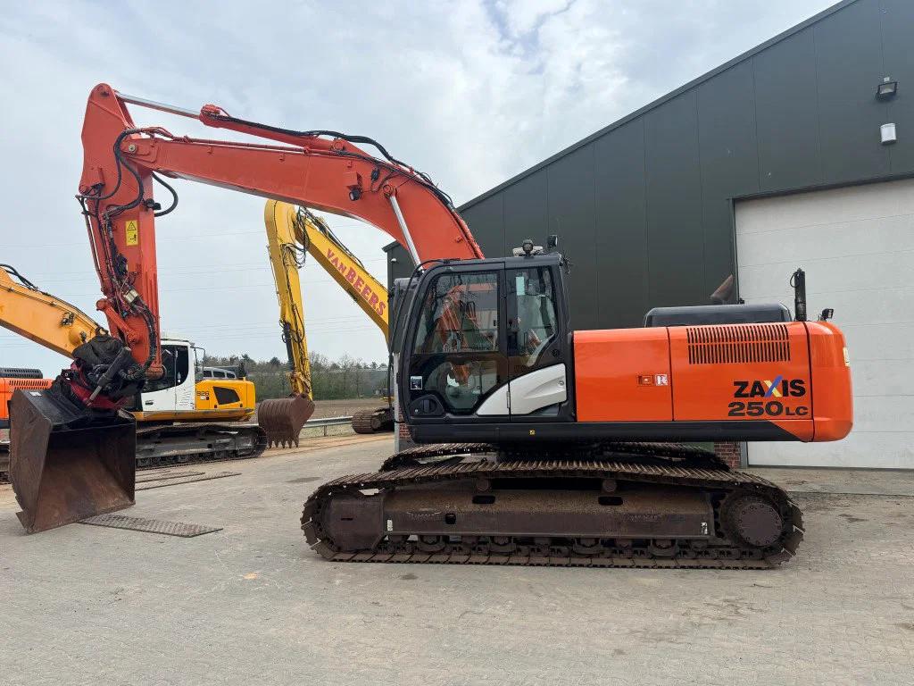 Hitachi ZX250-5B ROTO TILT GPS 8650 HR ! (bj 2015), Graafmachine