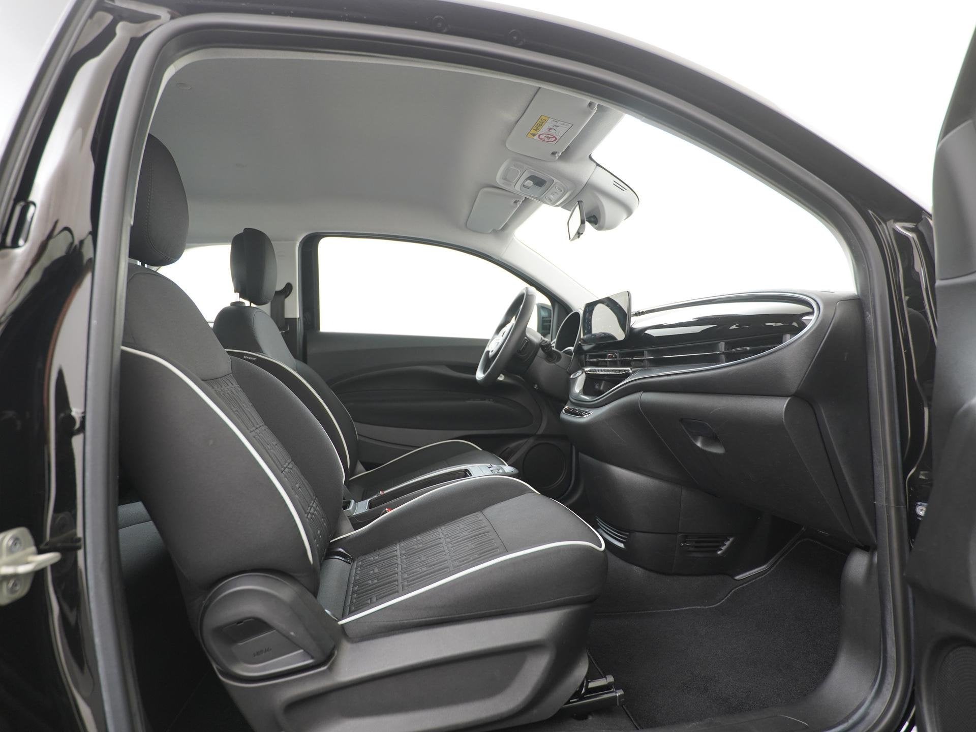 Fiat 500e 42 kWh | SOH 94% | Apple/Android Carplay | Keyless, Stof, 118 pk, Geheel digitaal combi-instrument, 4 stoelen