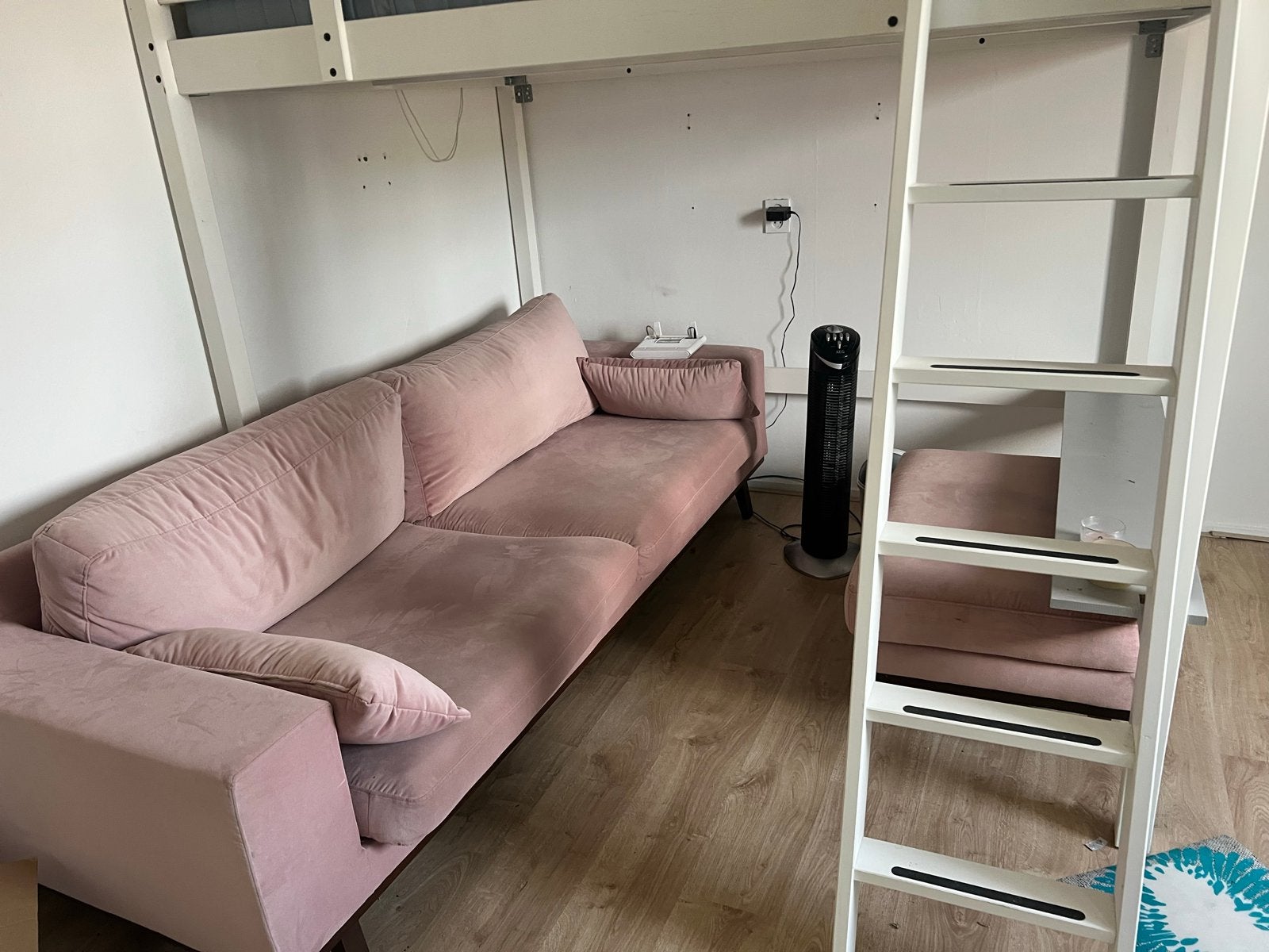Roze bank met poef moet dit weekend weg, Gebruikt, 125 cm of meer, Ophalen of Verzenden, Stof