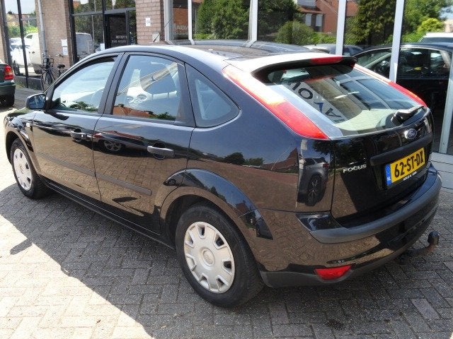Ford Focus 1.6-16V Trend, 1596 cc, Gebruikt, Zwart, 4 cilinders
