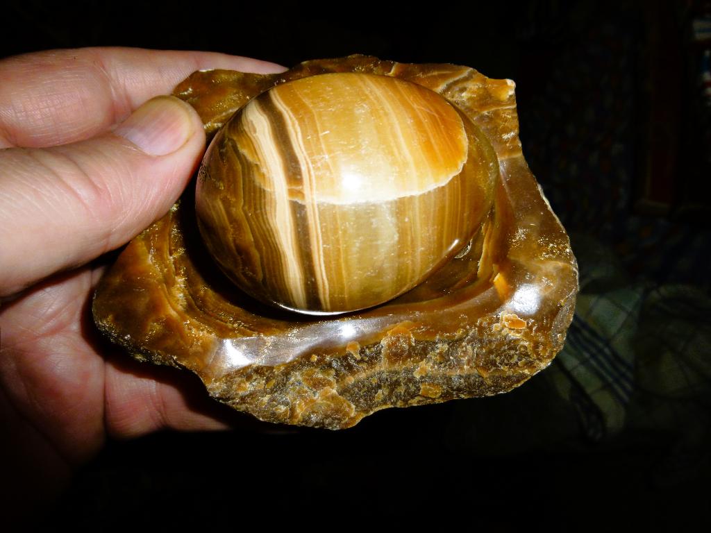 marmer ei in vijzelschaaltje en twee mineralen rosa quarts, Verzamelen, Mineralen en Fossielen, Ophalen of Verzenden
