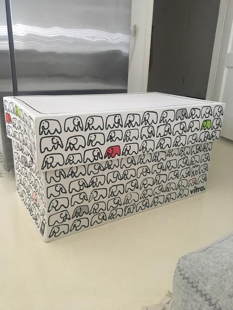 Vitra doos …Groot model, Huis en Inrichting, Ophalen, Zo goed als nieuw, 200 cm of meer, Minder dan 50 cm