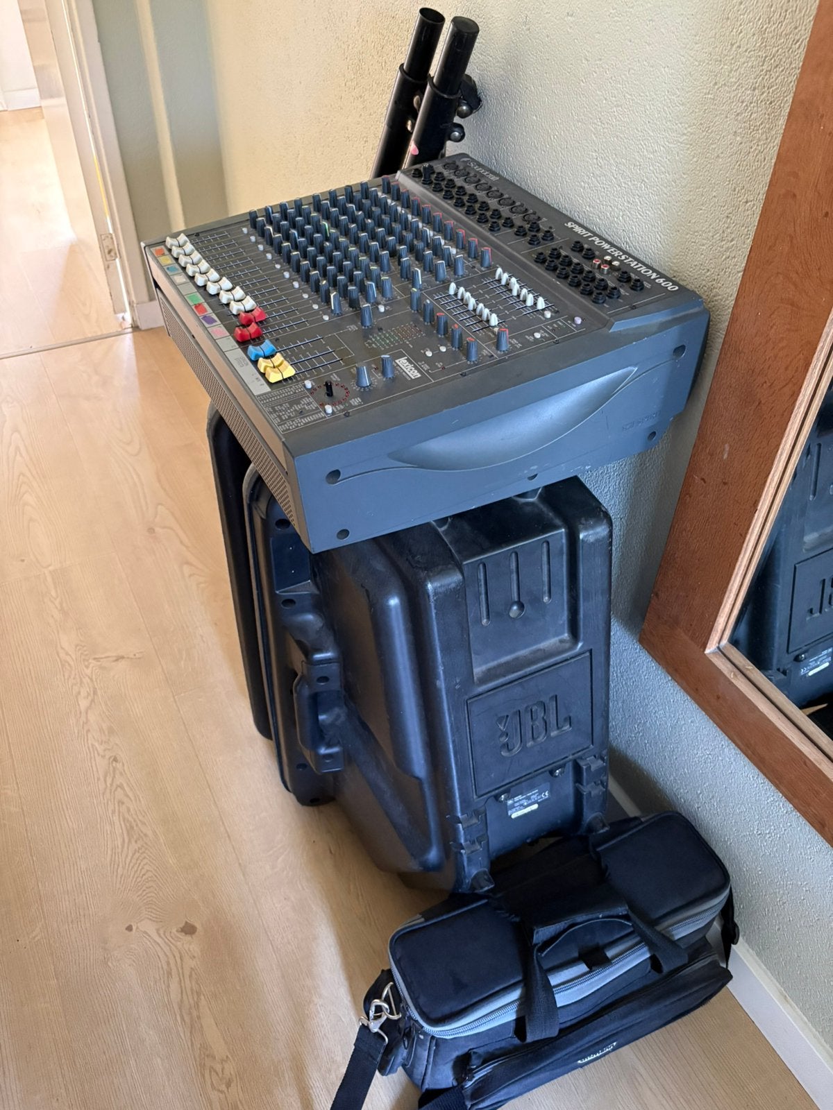 Zangset: Soundcraft Spirit Power Station 600, JBL speakers, Ophalen, Gebruikt, 10 tot 20 kanalen, Microfooningang