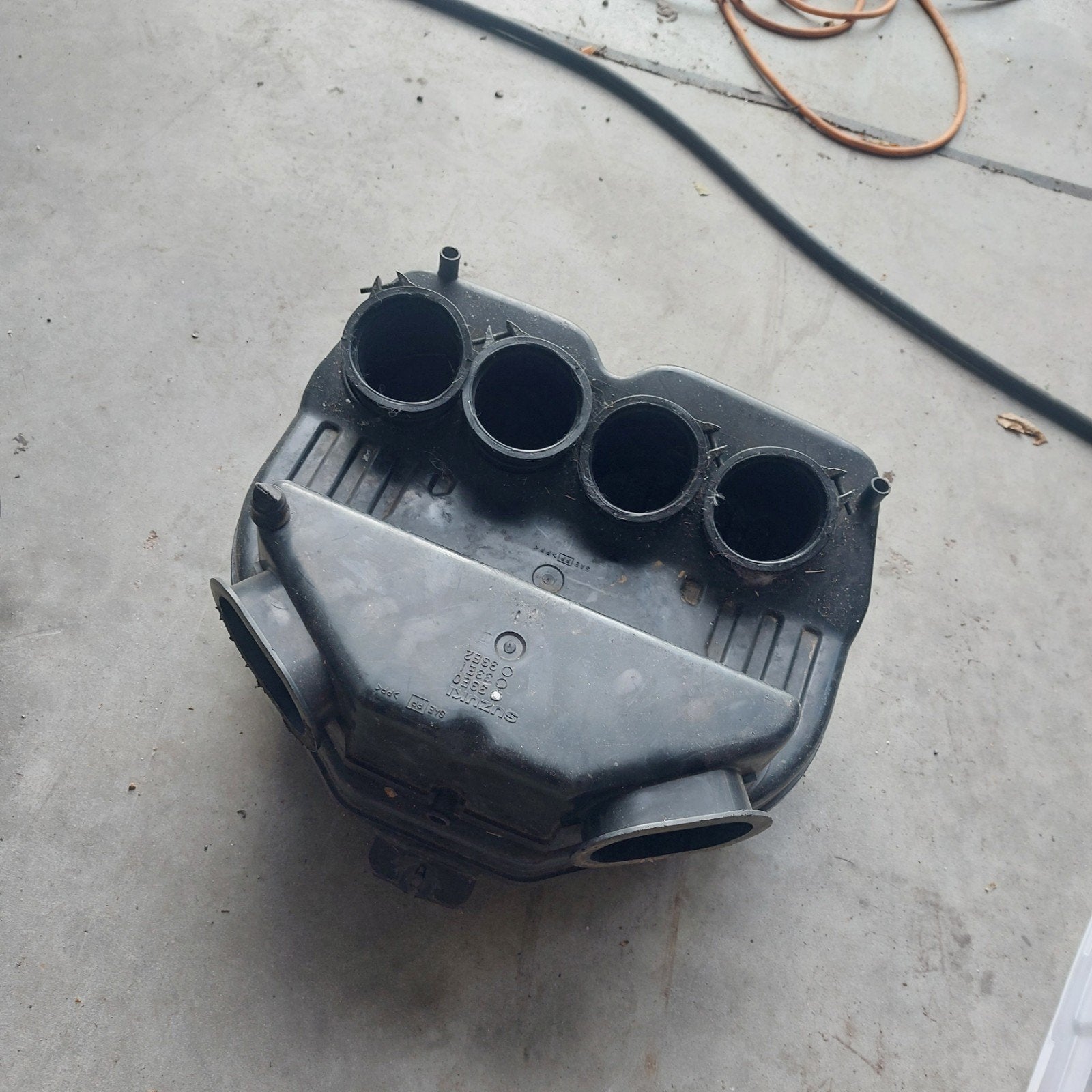 suzuki srad luchtfilterbox, Ophalen of Verzenden