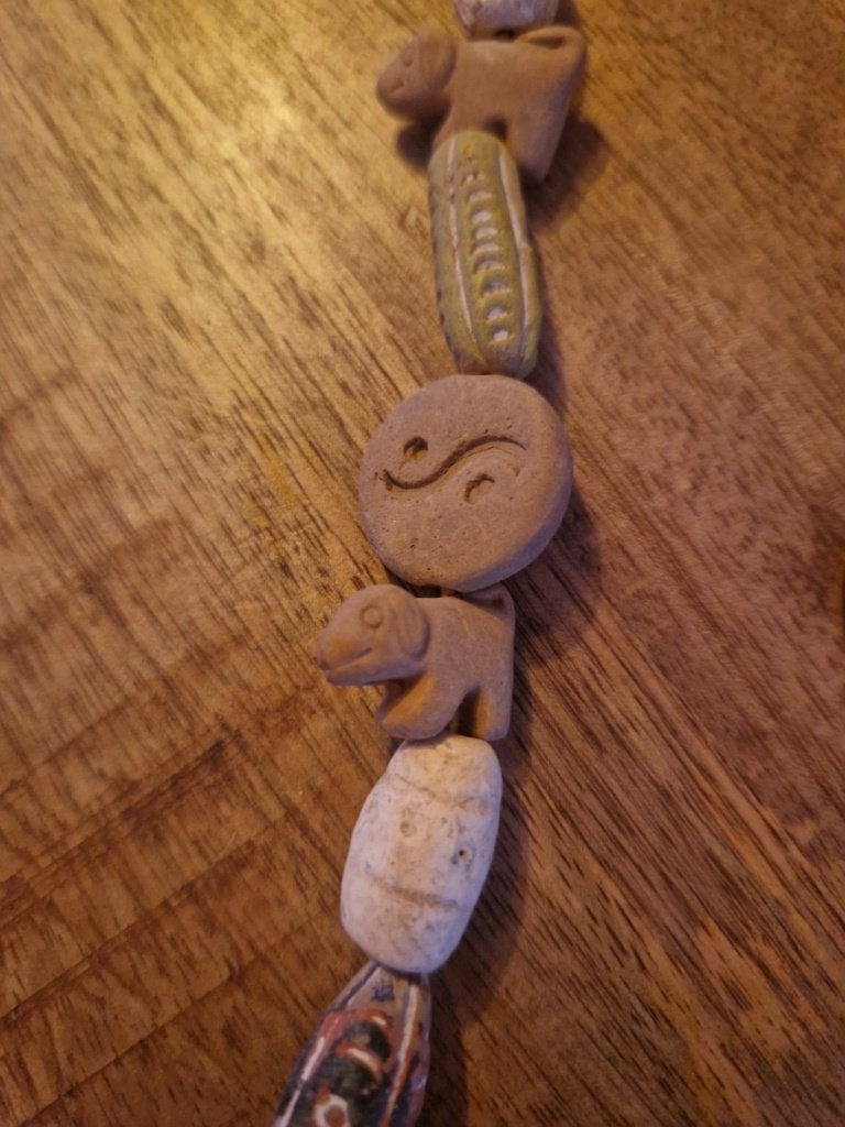 Etnische ketting met stenen kralen., Ophalen of Verzenden, Overige materialen, Ketting