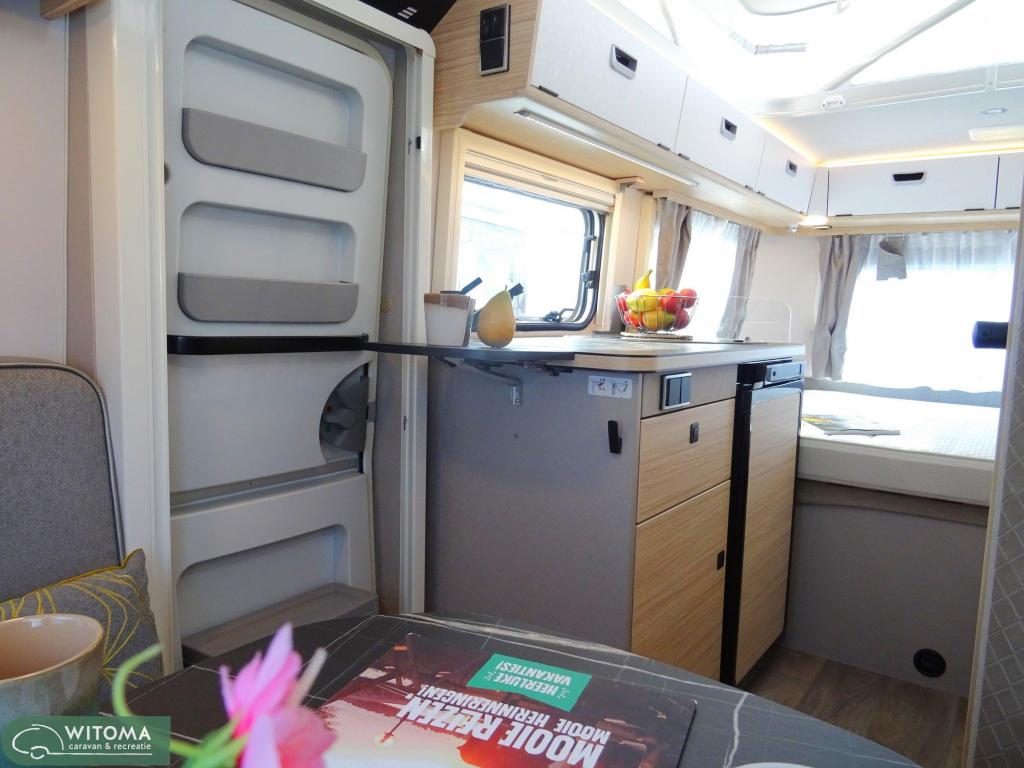 Eriba Touring 430 2de pinksterdag open huis, Schokbreker, 4 tot 5 meter, Eriba, Dwarsbed
