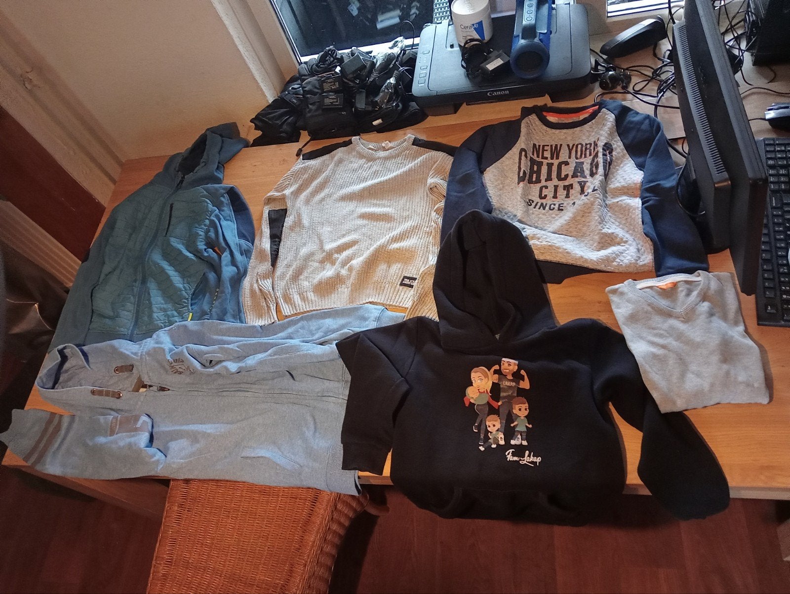 kledingpakket 2 jongens mt 146, Kinderen en Baby's, Ophalen of Verzenden, Zo goed als nieuw, Jongen, Trui of Vest