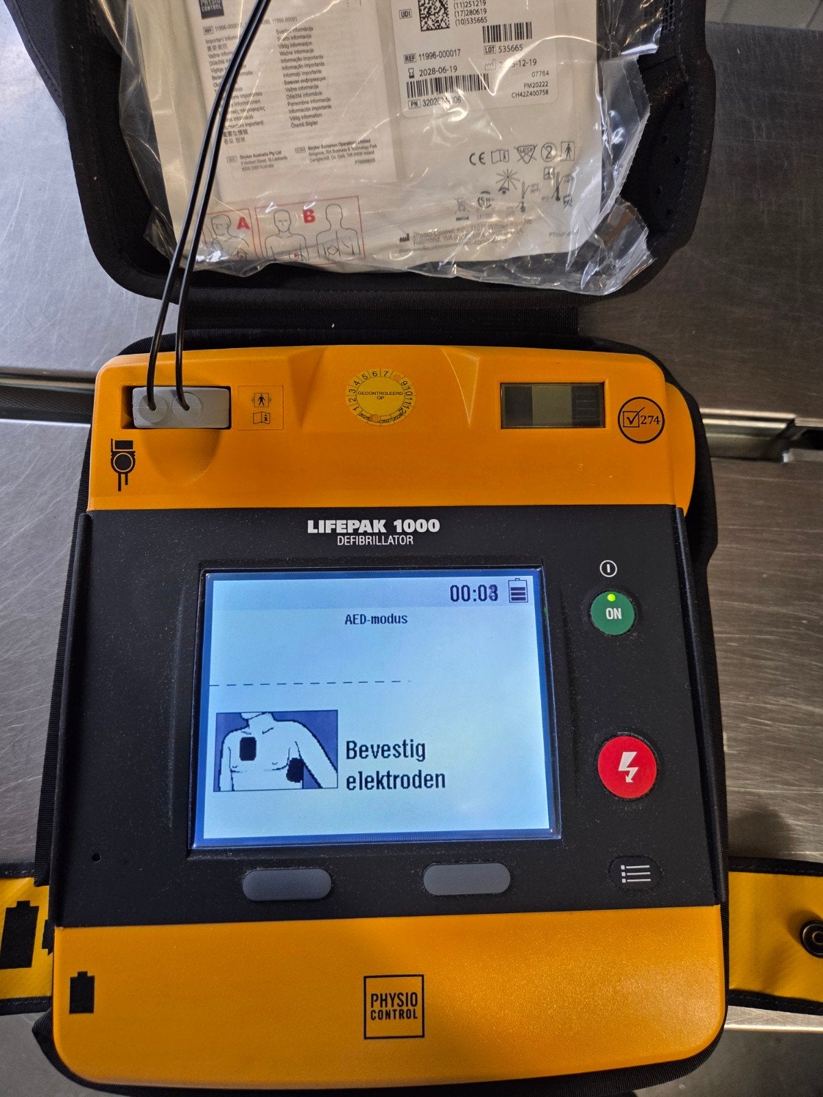 AED Lifepak 1000 met ECG Defibrillator ehbo bhv ambulance, Gebruikt, ., Ophalen of Verzenden, .