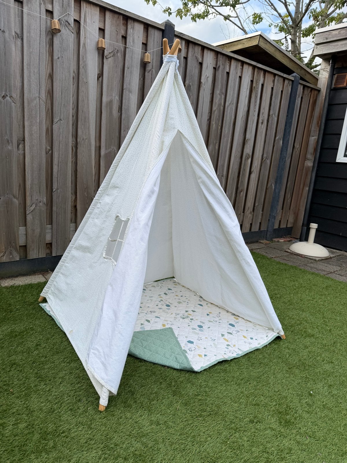 Sostrene Grene tipi tent met speelkleed, Ophalen, Gebruikt, Overige materialen