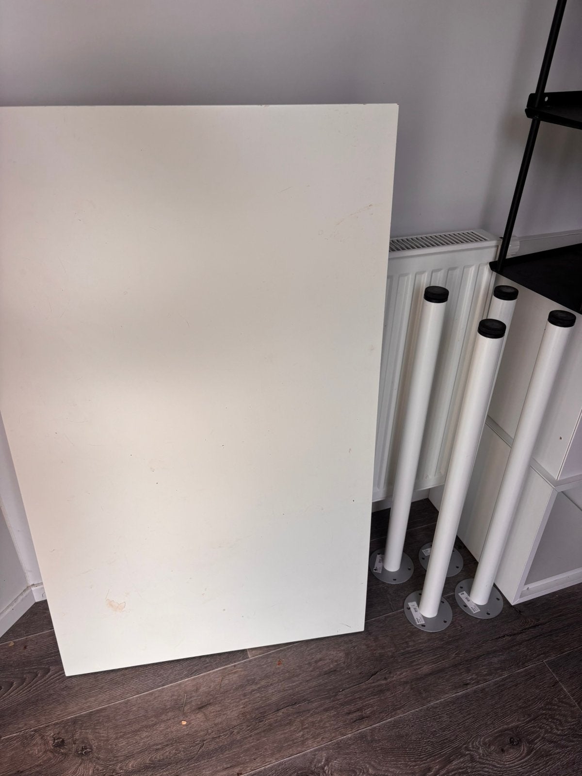 Ikea linnmon bureau met adils poten, Ophalen, Gebruikt