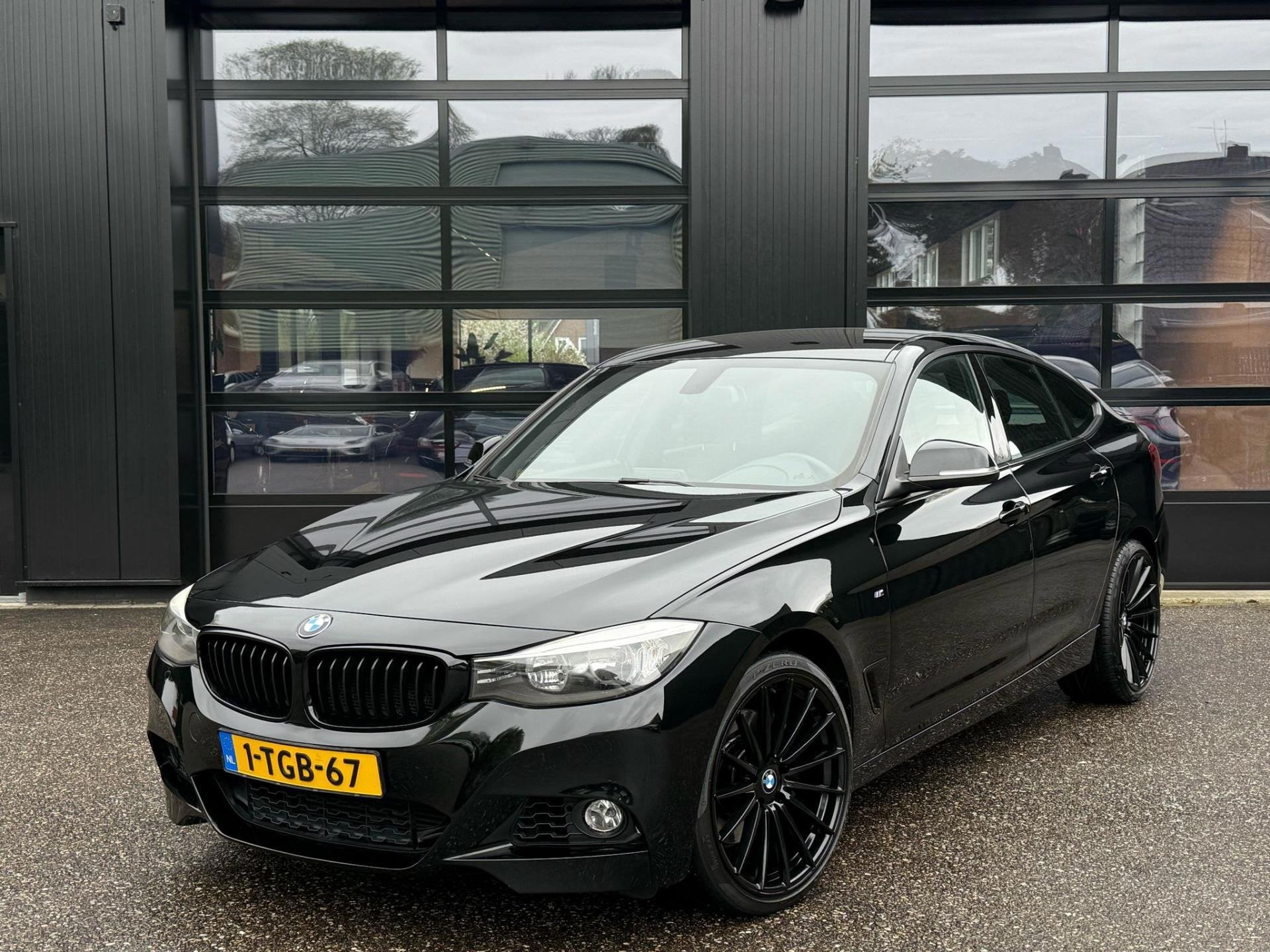 BMW 3-serie Gran Turismo 335i GT M-Sport TIK IN MOTOR, Auto's, BMW, Euro 5, Gebruikt, Zwart, Origineel Nederlands