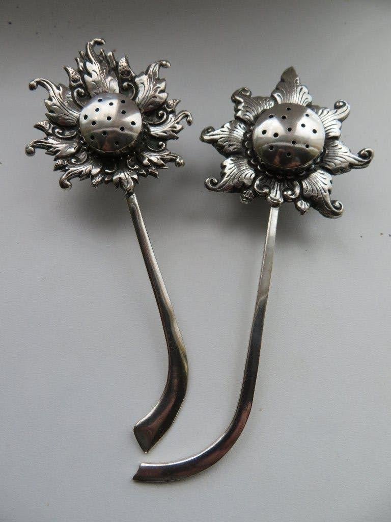2 antieke strooiers, Ophalen of Verzenden, Zilver