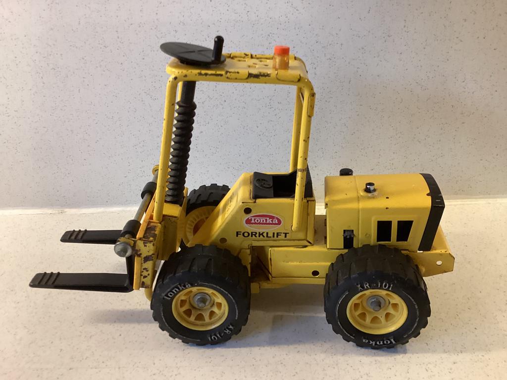 vintage Tonka heftruck, model XR-101, Kinderen en Baby's, Ophalen of Verzenden, Gebruikt