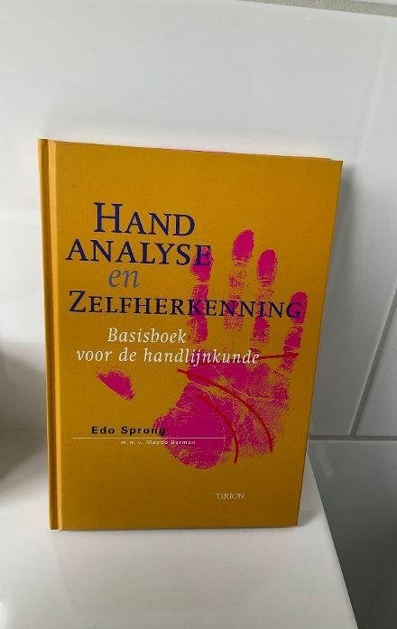 handlijnkunde handanalyse basisboek hc Edo Sprong, Boeken, Ophalen of Verzenden, Zo goed als nieuw, Spiritualiteit algemeen, Overige typen