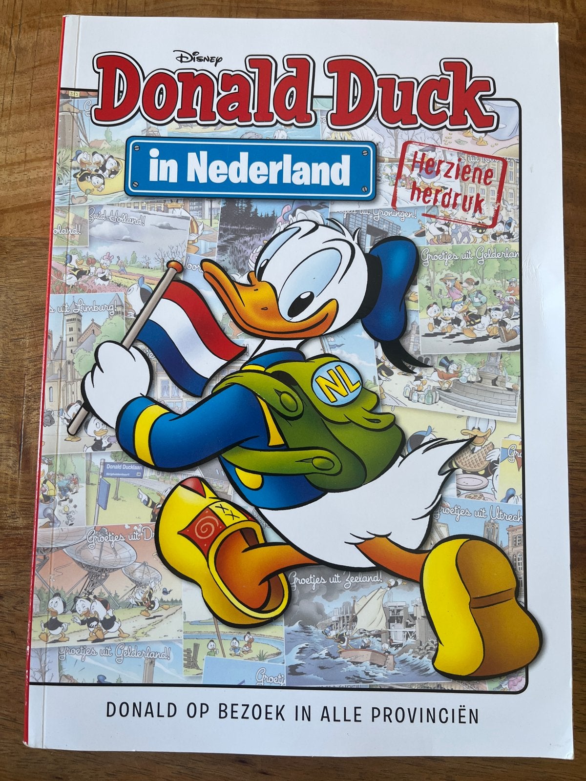 Donald Duck in Nederland - Herziene Herdruk, Boeken, Stripboeken, Eén stripboek, Ophalen of Verzenden, Zo goed als nieuw