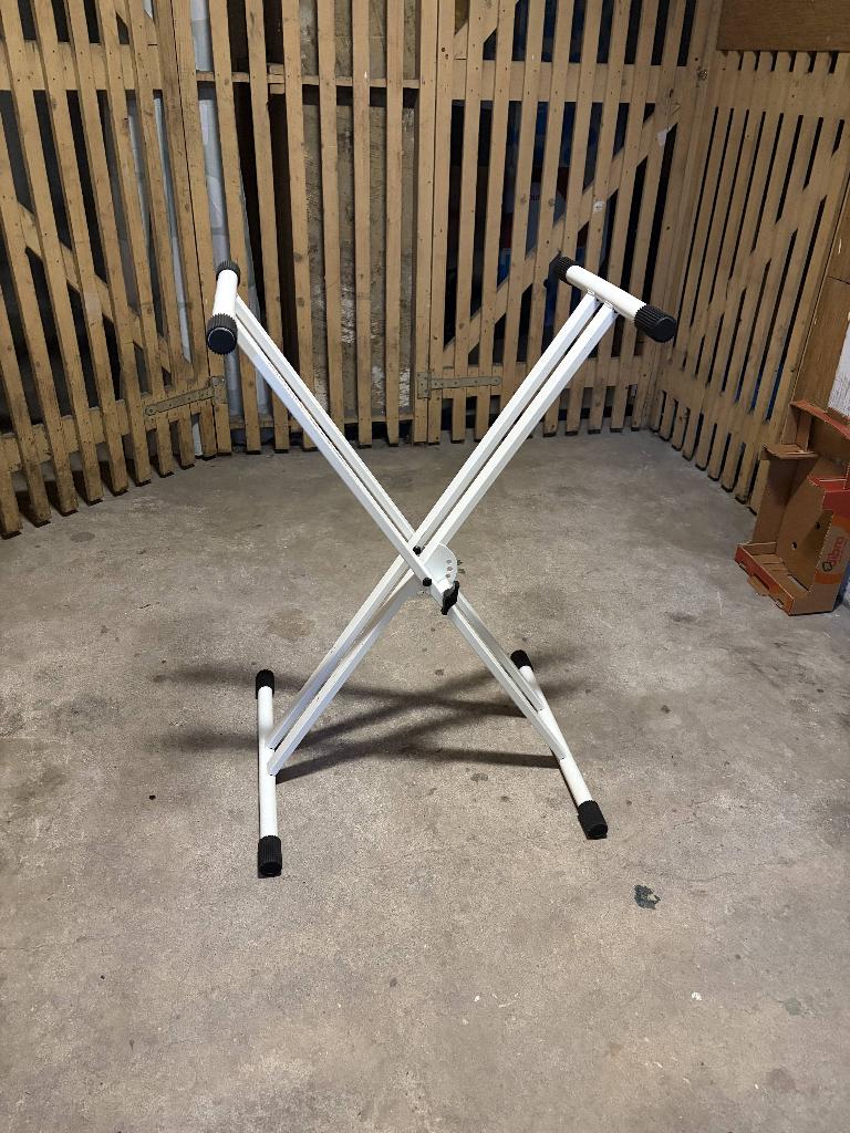 Millenium KS-1010 White keyboard standaard, Ophalen, Gebruikt, Instrumentstandaard, Keyboard of Synthesizer