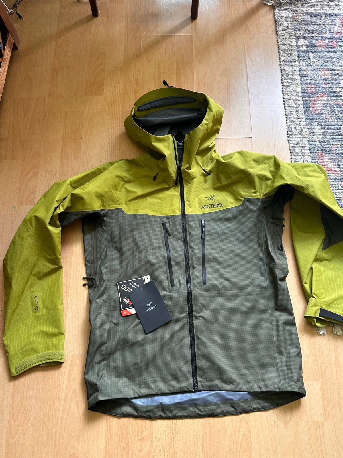 Arcteryx Alpha Jacket Size Large, Ophalen, Zo goed als nieuw, Maat 52/54 (L), Groen