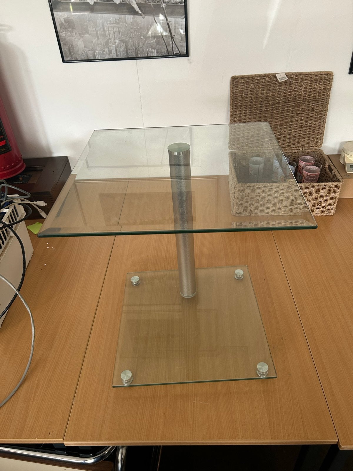 Glazen bijzettafel met metalen poot, Ophalen, Minder dan 45 cm, Gebruikt, Vierkant