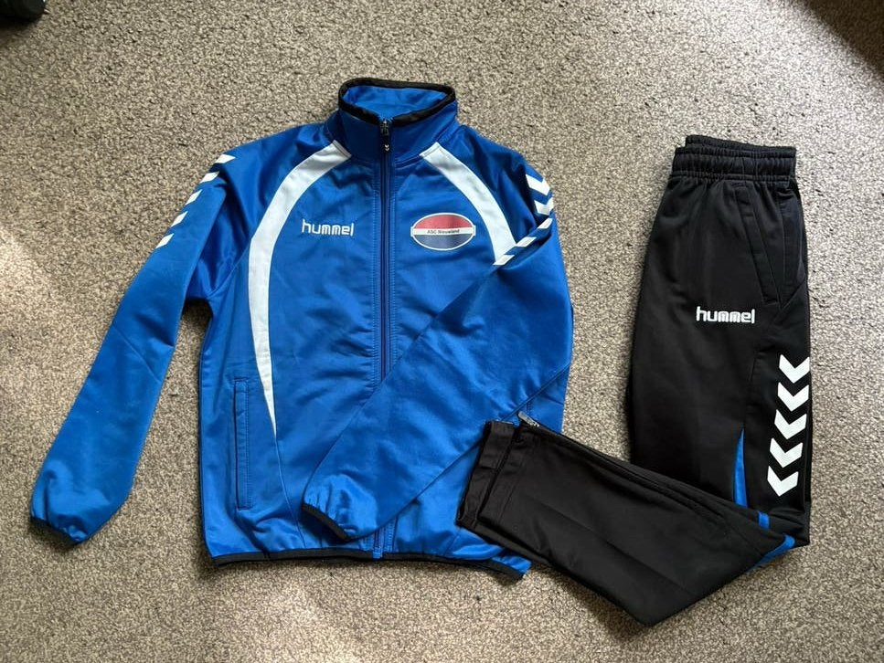 Hummel Trainings pakje maat 128, Ophalen of Verzenden, Zo goed als nieuw, Jongen of Meisje
