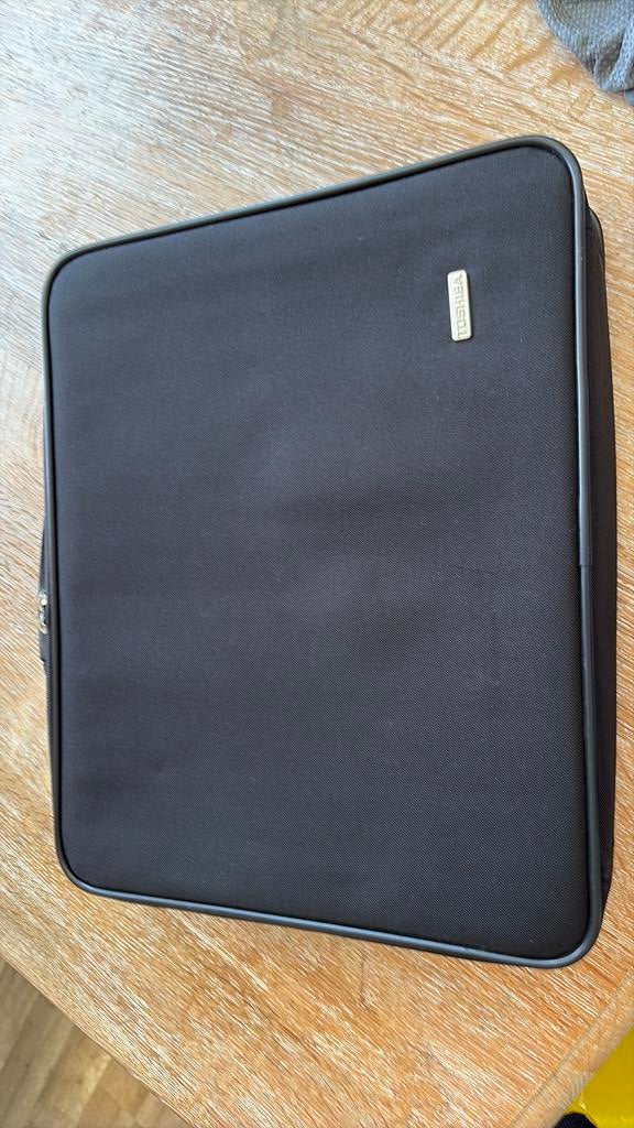 Nieuwe zwarte laptop tas van Toshiba., Computers en Software, Ophalen of Verzenden, Zo goed als nieuw