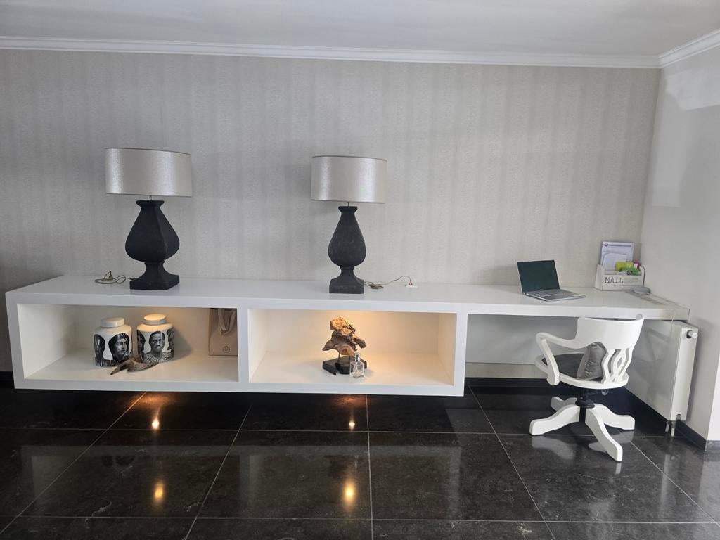 Modern zwevend Wit dressoir met Opbergruimte en Verlichting, Huis en Inrichting, Bureaus, Opbergruimte, Spaanplaat of MDF, Ophalen of Verzenden