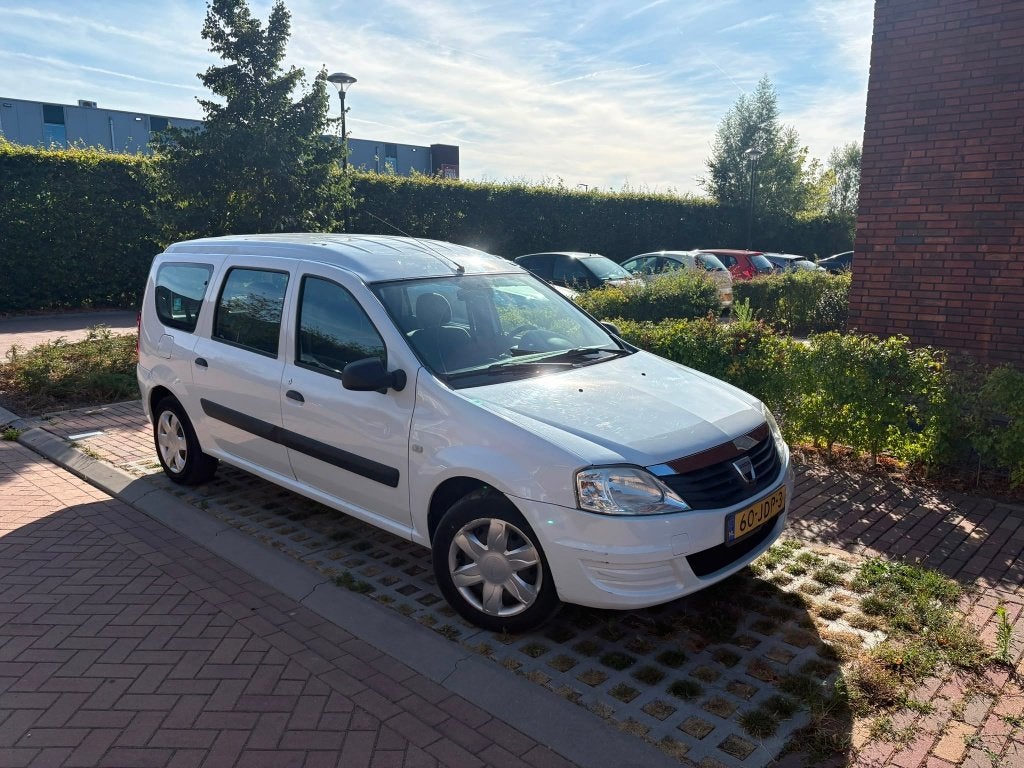 Dacia Logan 1.6 MCV 64KW 7P 2009 Wit, Euro 5, Stof, 4 cilinders, 635 kg