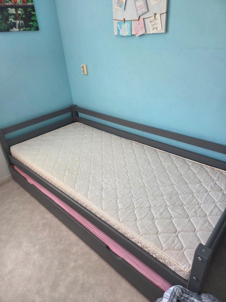 Bed met onderschuif bed 90/200, Ophalen, 90 cm, Eenpersoons, Zo goed als nieuw