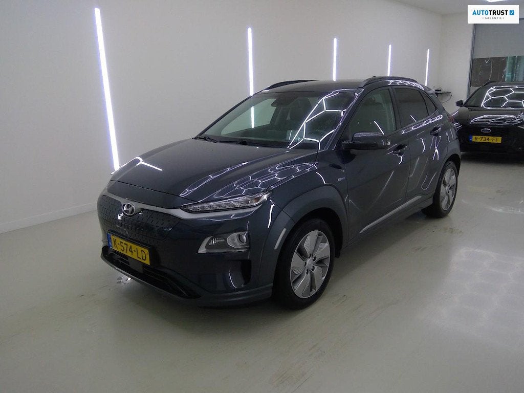Hyundai Kona EV Limited 64 kWh FASE 3 SOH 100 % ||STOELVRM+V, Dealer onderhouden, Gebruikt, Zwart, 300 kg