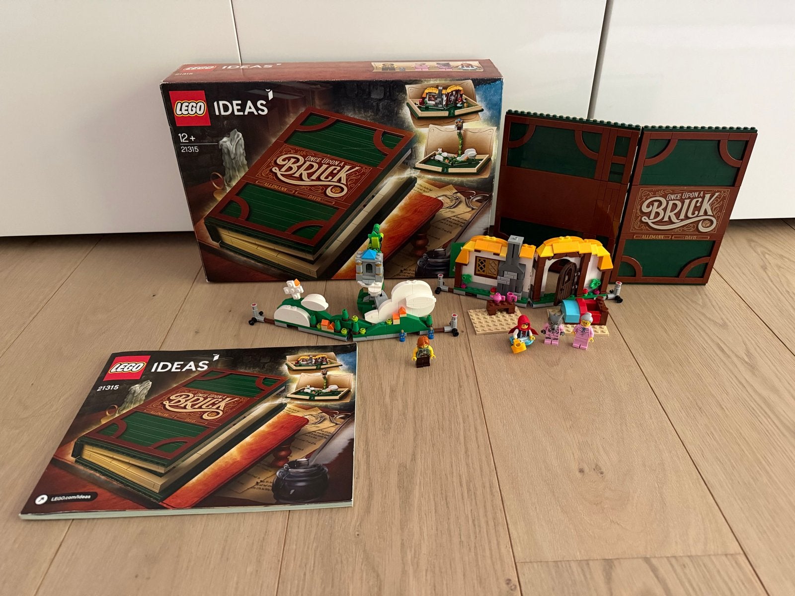 Lego Ideas 21315 Pop-Up Boek - Zo goed als nieuw, Lego, Ophalen of Verzenden, Compleet, Complete set