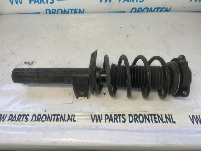 Schokdemper links-voor van een Volkswagen Passat, Gebruikt, -, -, -