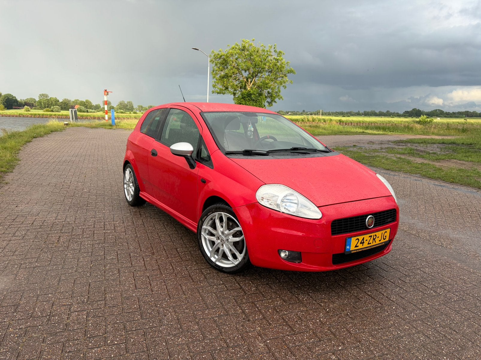 Fiat Punto 1.4 16V Turbo 3DR 2008 Rood, Voorwielaandrijving, 15 km/l, 4 cilinders, 49 €/maand