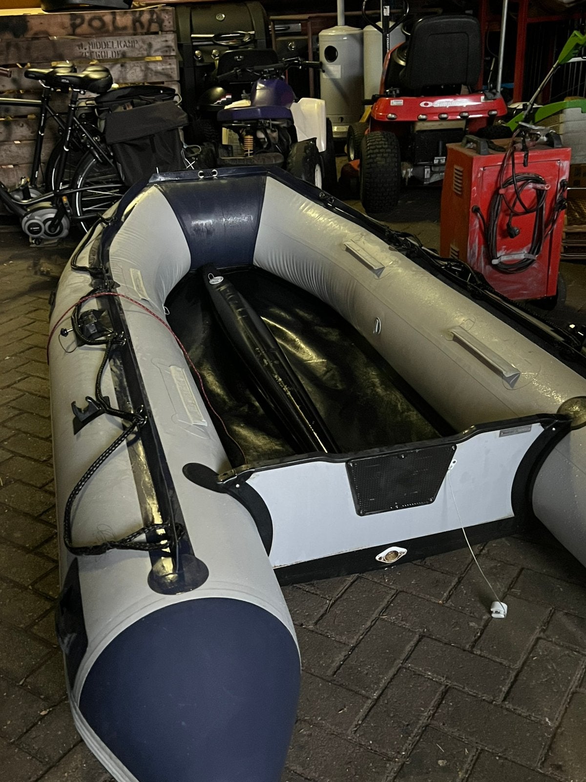 Artsport 320 rubberboot met 3 buitenboordmotoren