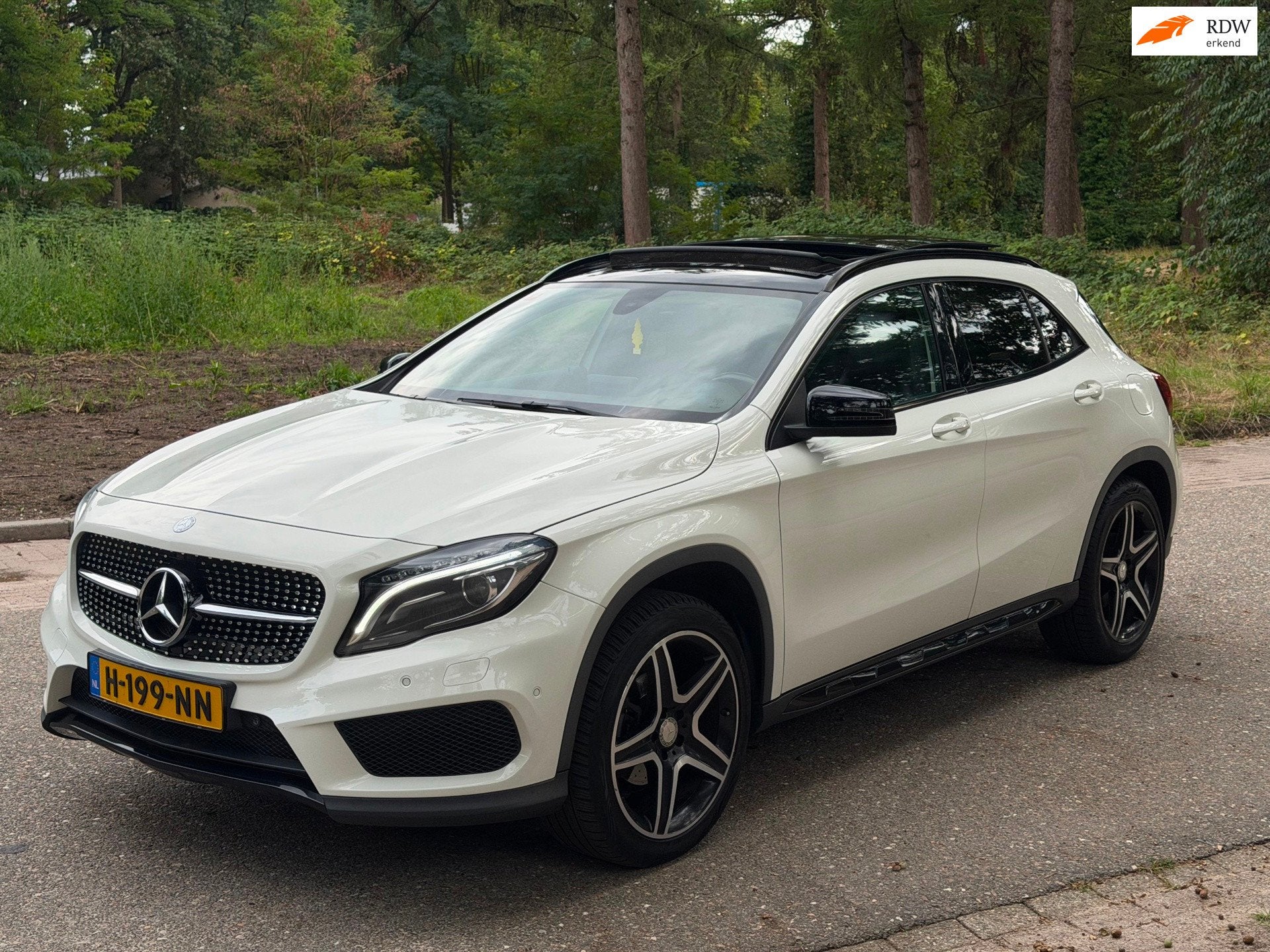 Mercedes-Benz GLA-klasse 200 AMG NIght PAKKET 12-2015 WIT PA, Gebruikt, 715 kg, Wit, 1595 cc