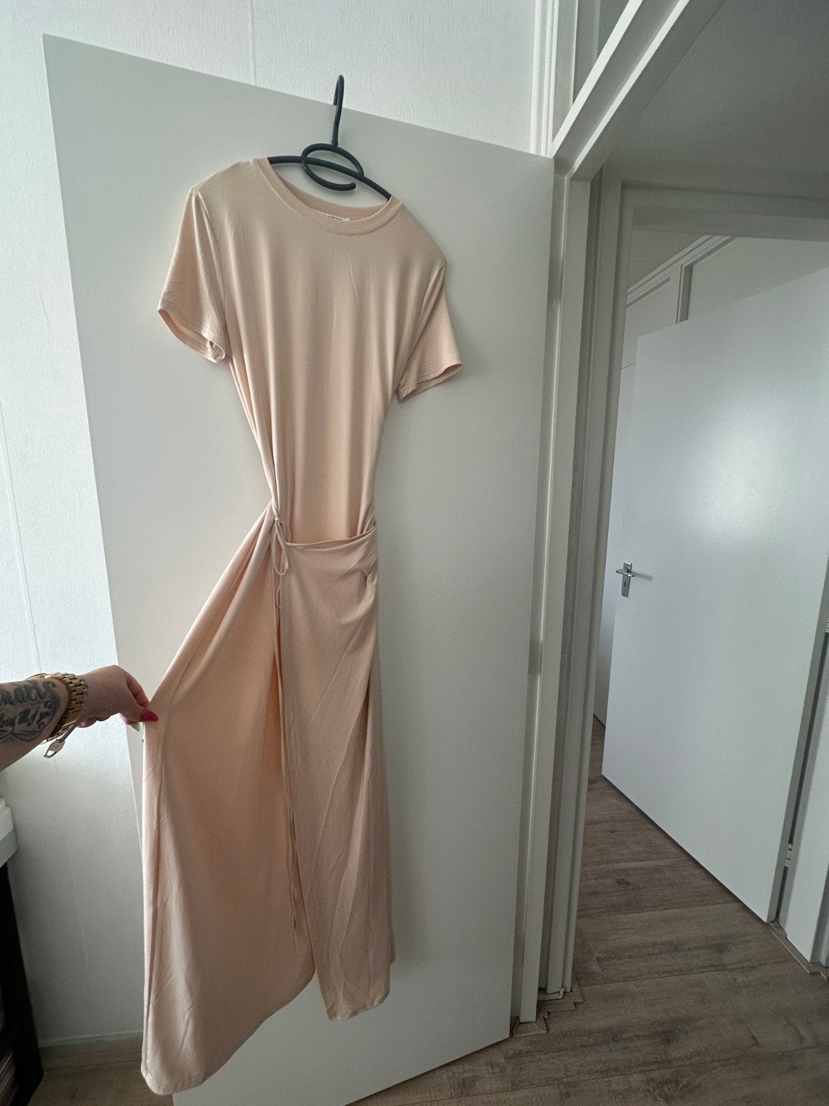 by swan jurk maat L nieuw, Kleding | Dames, Ophalen of Verzenden, Nieuw, Maat 42/44 (L), Onder de knie