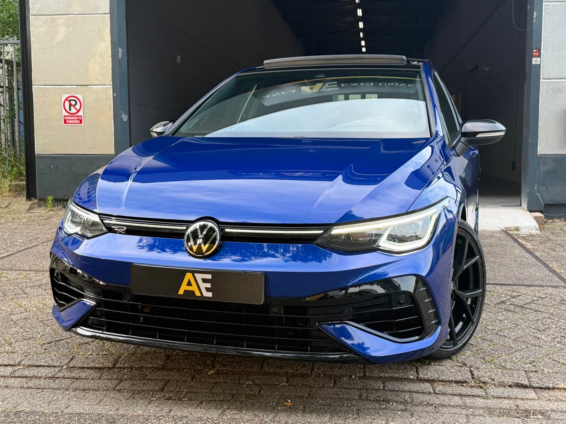 Volkswagen Golf 8 R 2.0 TSI 4Motion 320PK PERFORMANCE Akra L, Gebruikt, 4 cilinders, 1984 cc, 1451 kg
