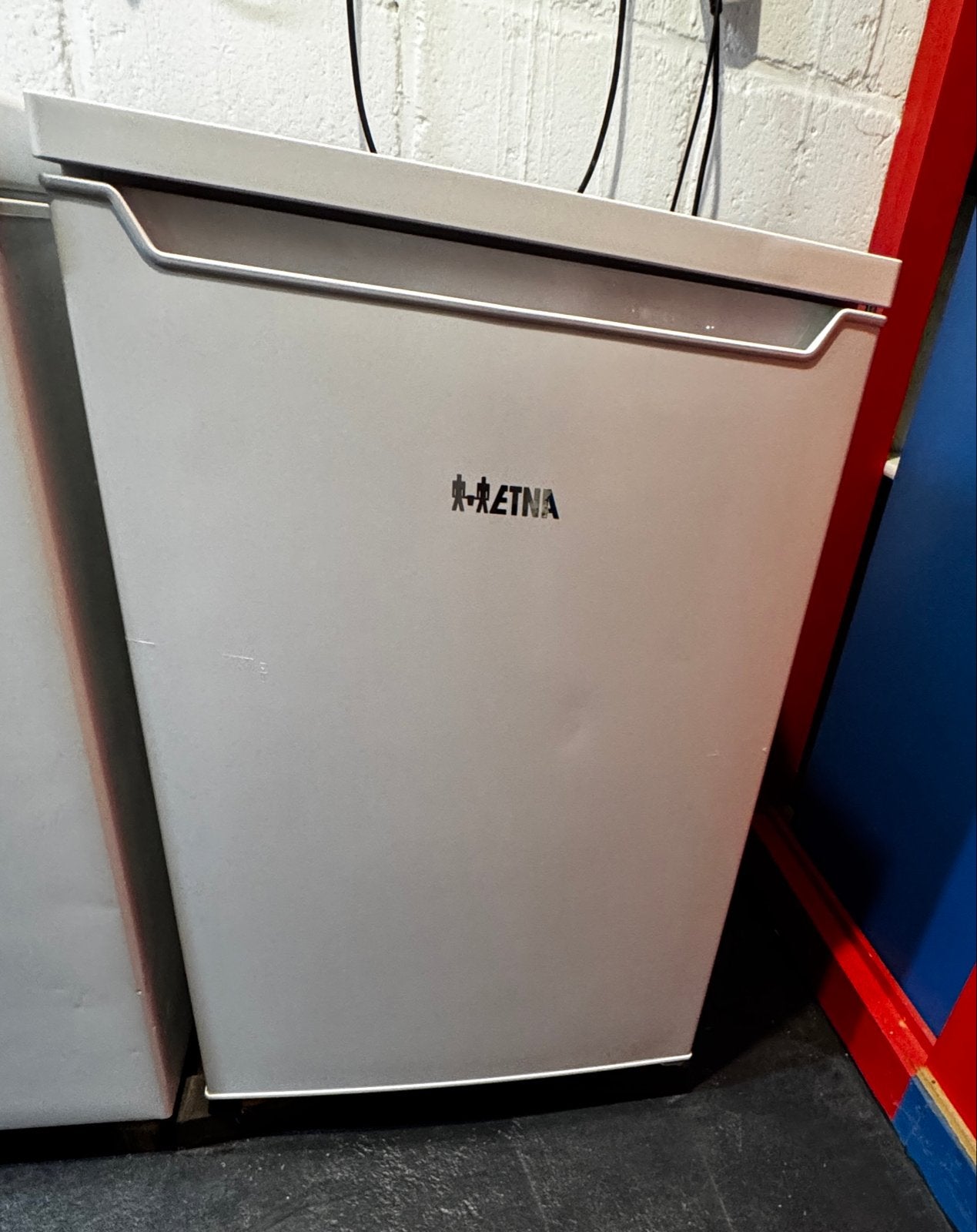Etna koelkast - Compact en efficiënt, Witgoed en Apparatuur, Zonder vriesvak, 75 tot 100 liter, Zo goed als nieuw, 45 tot 60 cm